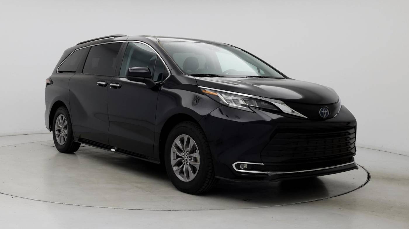 2023 Toyota Sienna XLE — Minivan — 31,121 mi — Gilbert, AZ