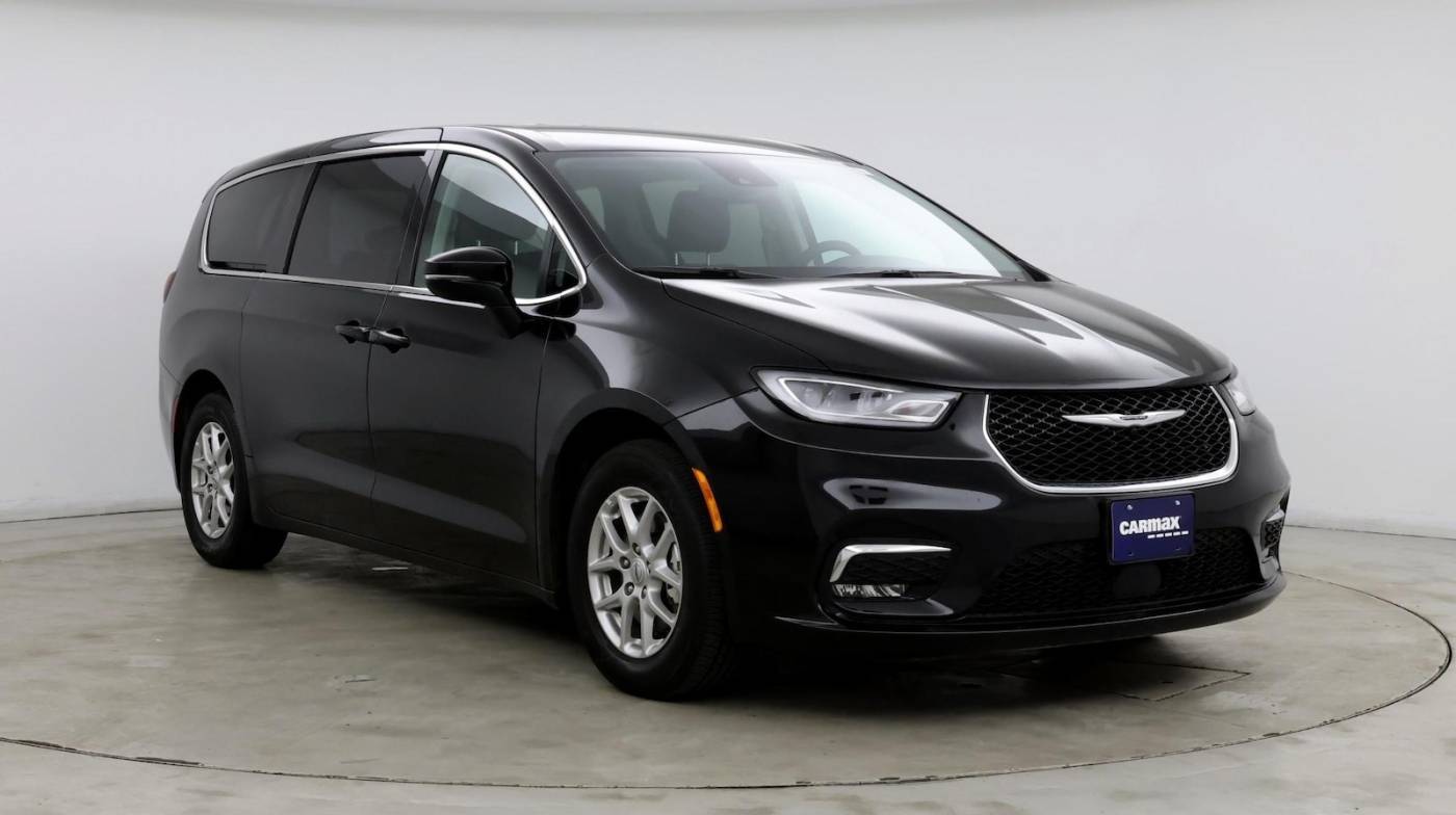 2024 Chrysler Pacifica Touring L — Minivan — 26,421 mi — Raleigh, NC