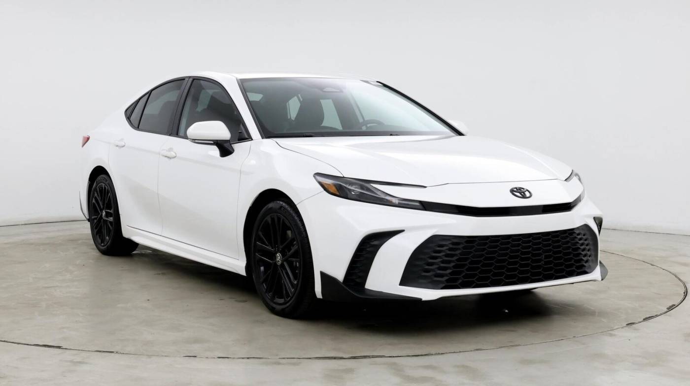2025 Toyota Camry SE — Sedan — 15,507 mi — Raleigh, NC