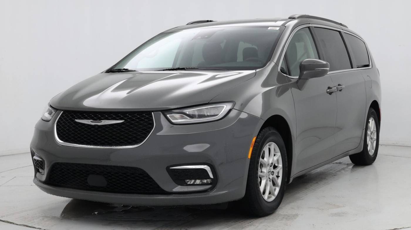 2022 Chrysler Pacifica Touring L — Minivan — 52,946 mi — Madison, TN