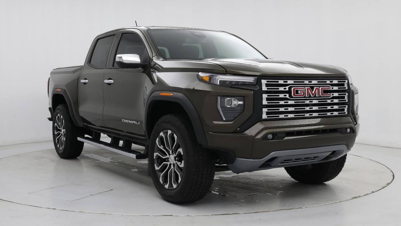 2025 GMC Canyon Denali — Pickup Truck — 2,443 mi — Inglewood, CA