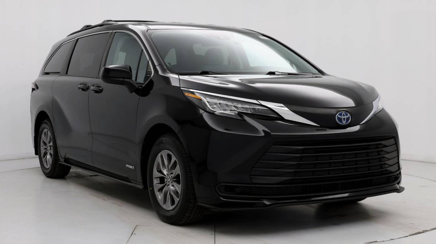 2021 Toyota Sienna LE — Minivan — 38,092 mi — Madison, TN