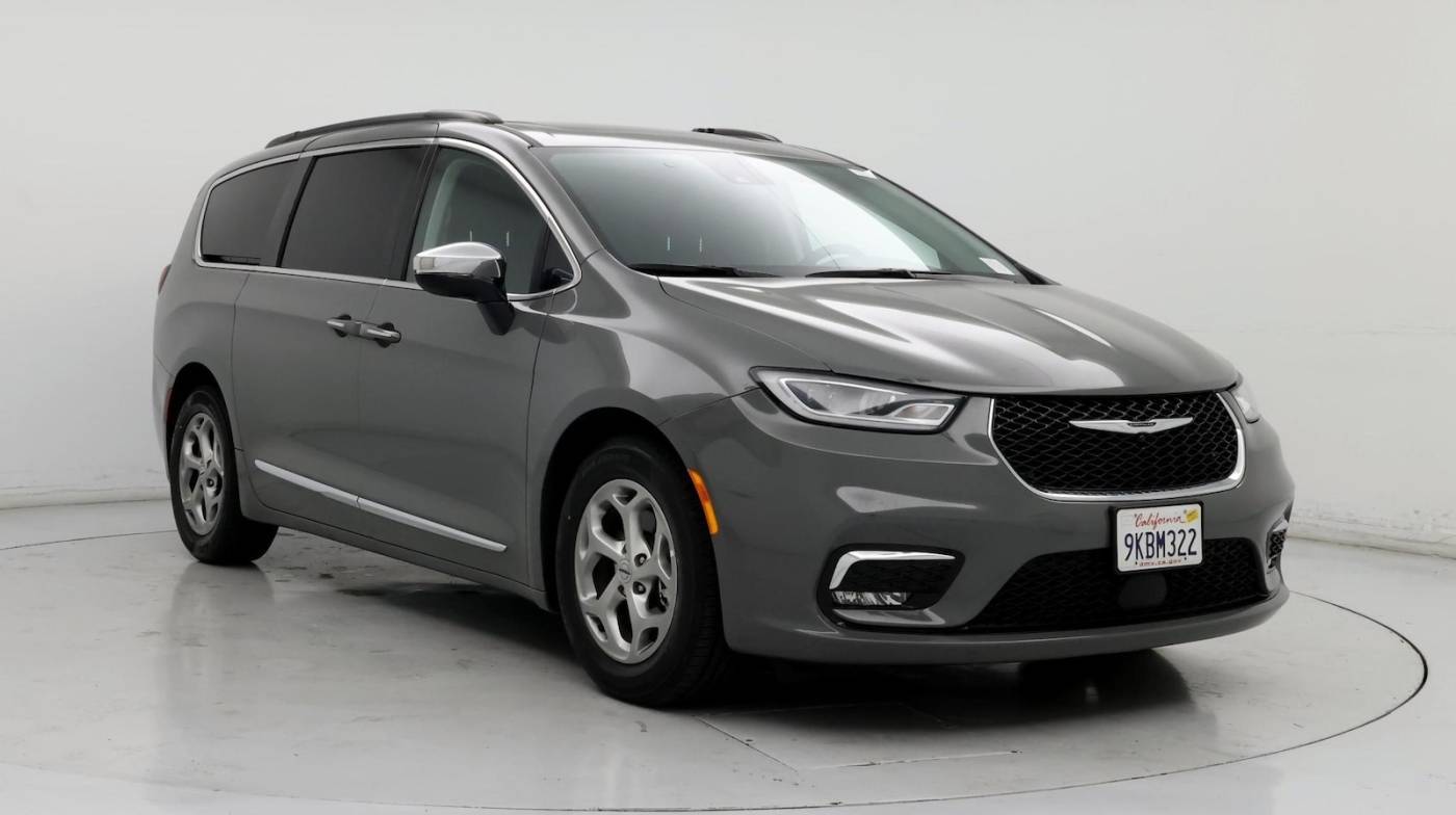 2023 Chrysler Pacifica Limited — Minivan — 37,368 mi — Riverside, CA