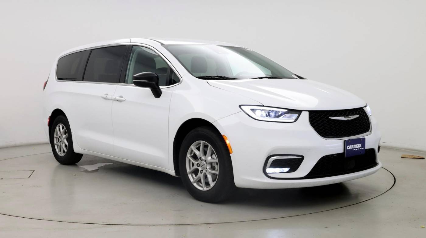 2024 Chrysler Pacifica Touring L — Minivan — 20,574 mi — Riverside, CA