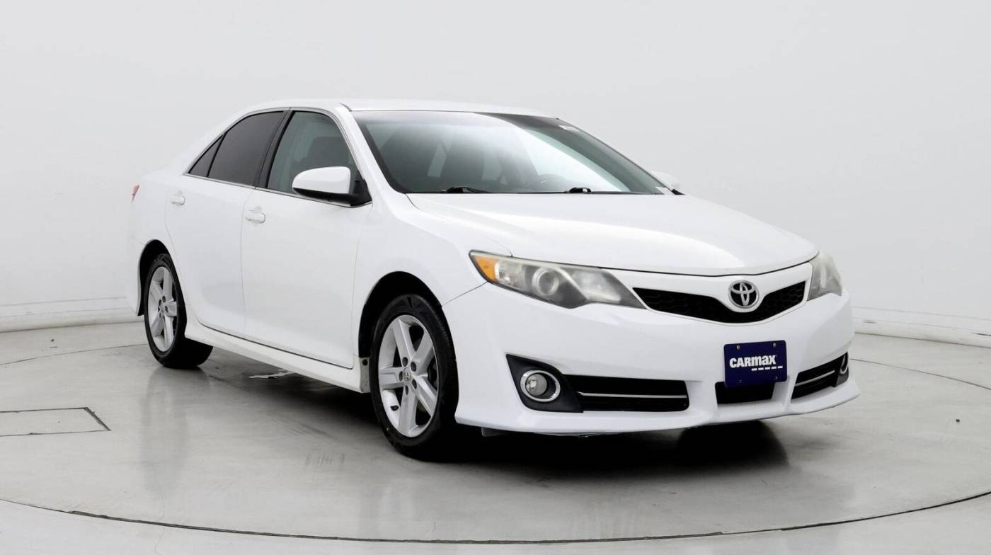 2014 Toyota Camry SE — Sedan — 60,740 mi — Roseville, CA