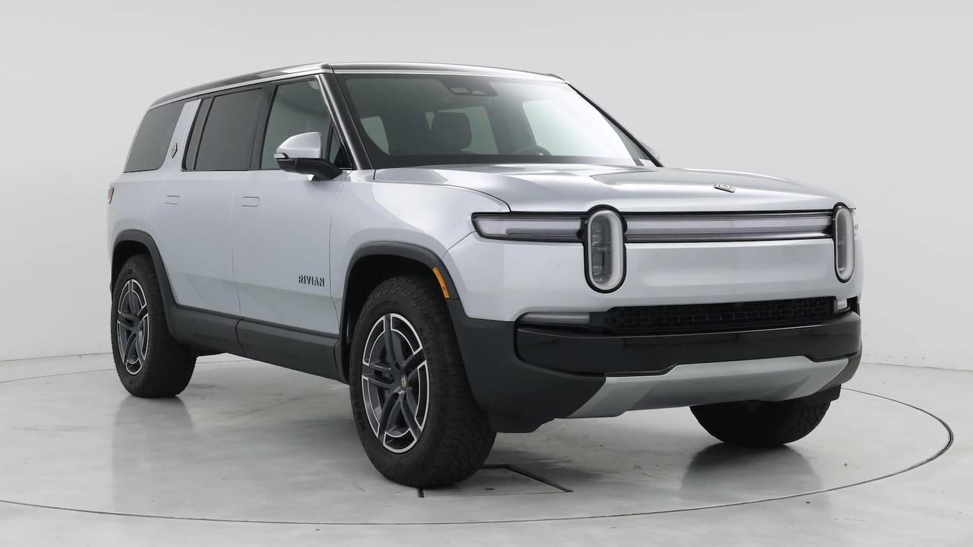 2025 Rivian R1S