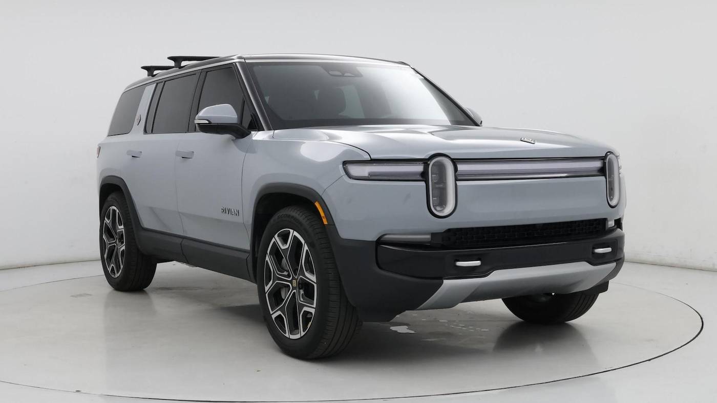 2025 Rivian R1S