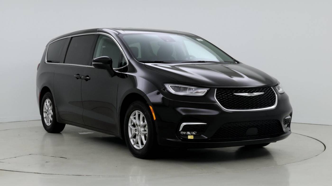 2024 Chrysler Pacifica Touring L — Minivan — 11,742 mi — Pompano Beach, FL
