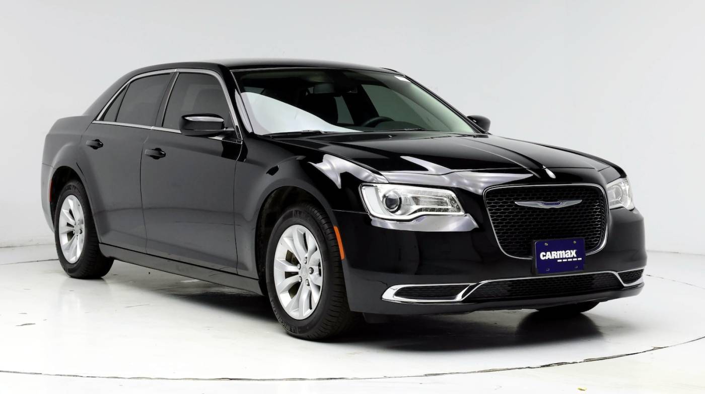 2022 Chrysler 300 Touring — Sedan — 10,947 mi — San Antonio, TX
