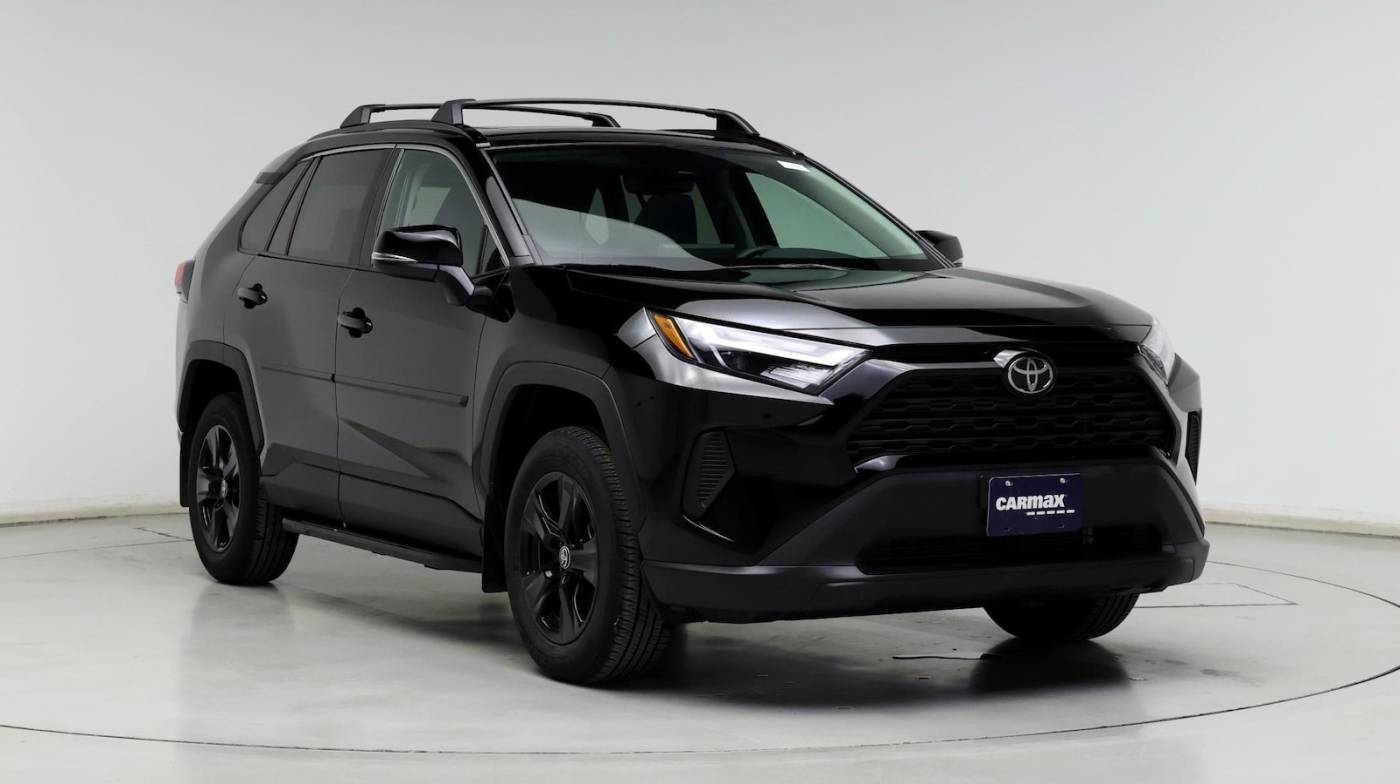 2024 Toyota RAV4 XLE — SUV — 8,180 mi — Schaumburg, IL