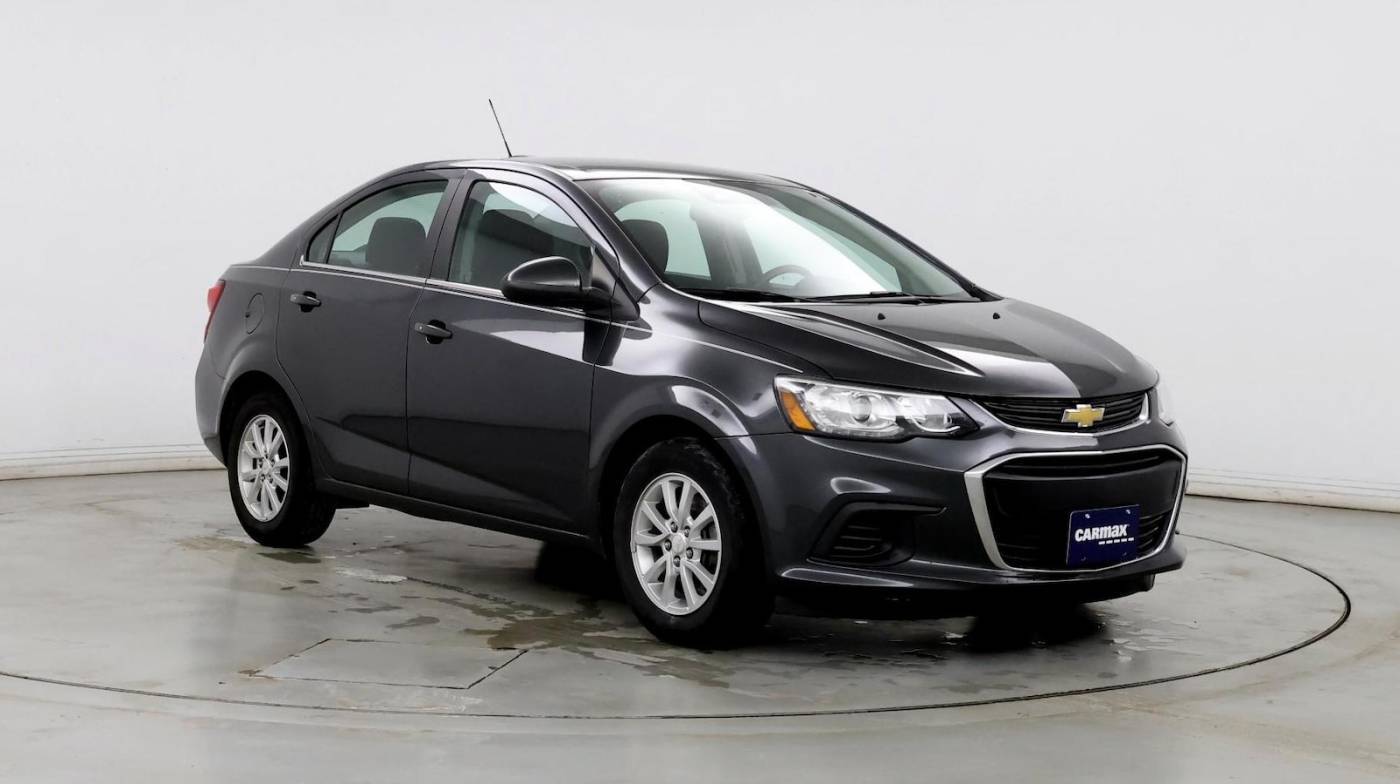 2017 Chevrolet Sonic LT — Sedan — 38,100 mi — Schaumburg, IL