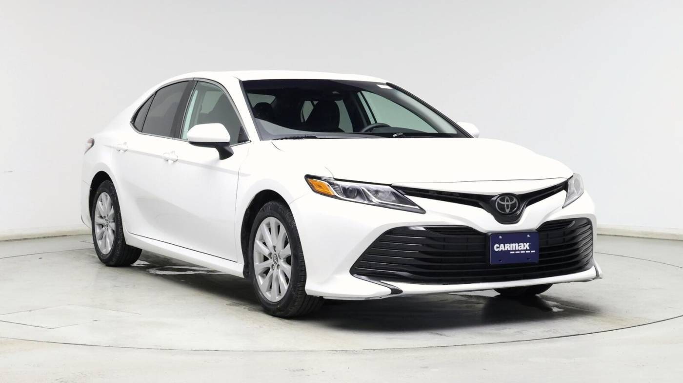 2019 Toyota Camry LE — Sedan — 89,960 mi — Schaumburg, IL