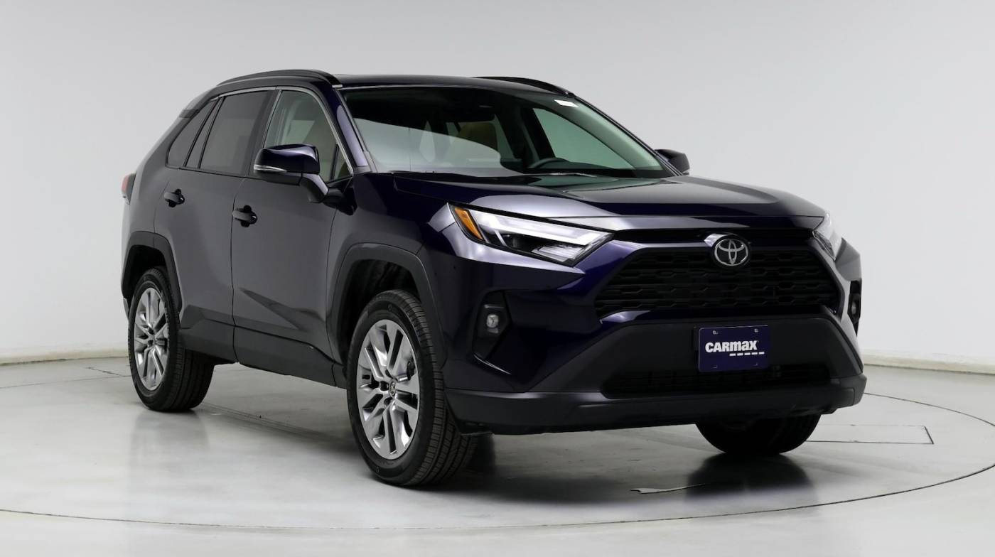 2024 Toyota RAV4 XLE Premium — SUV — 5,274 mi — Schaumburg, IL