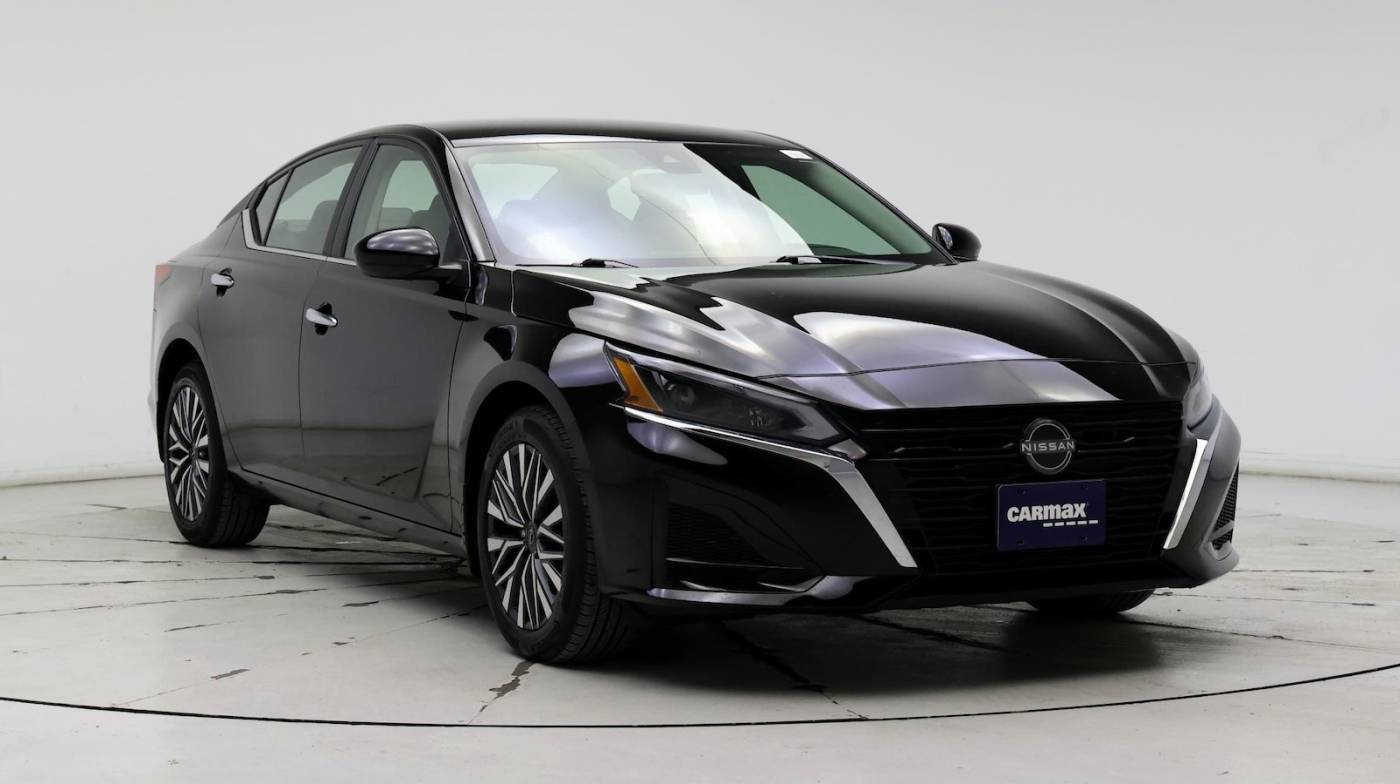 2023 Nissan Altima SV — Sedan — 10,279 mi — Schaumburg, IL