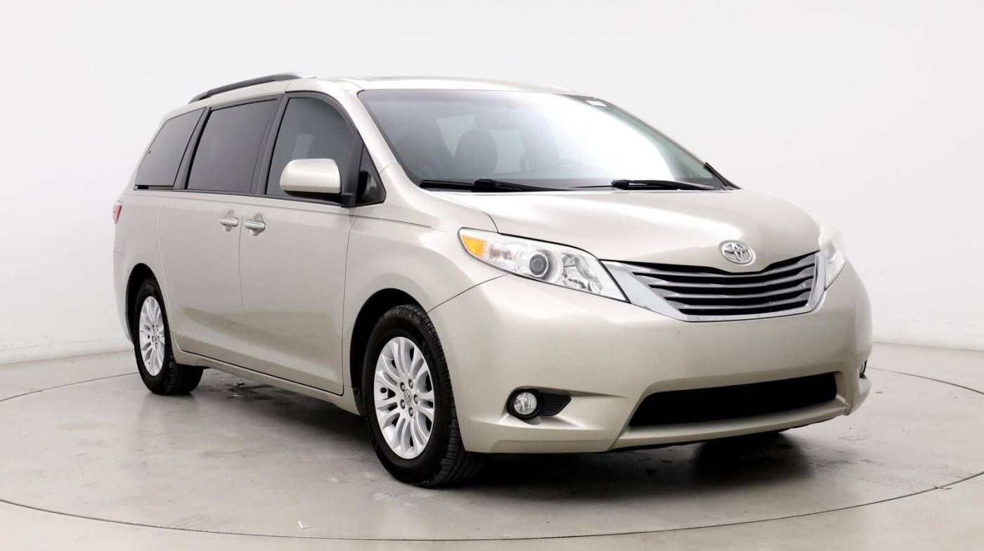 2017 Toyota Sienna XLE — Minivan — 67,056 mi — Pineville, NC