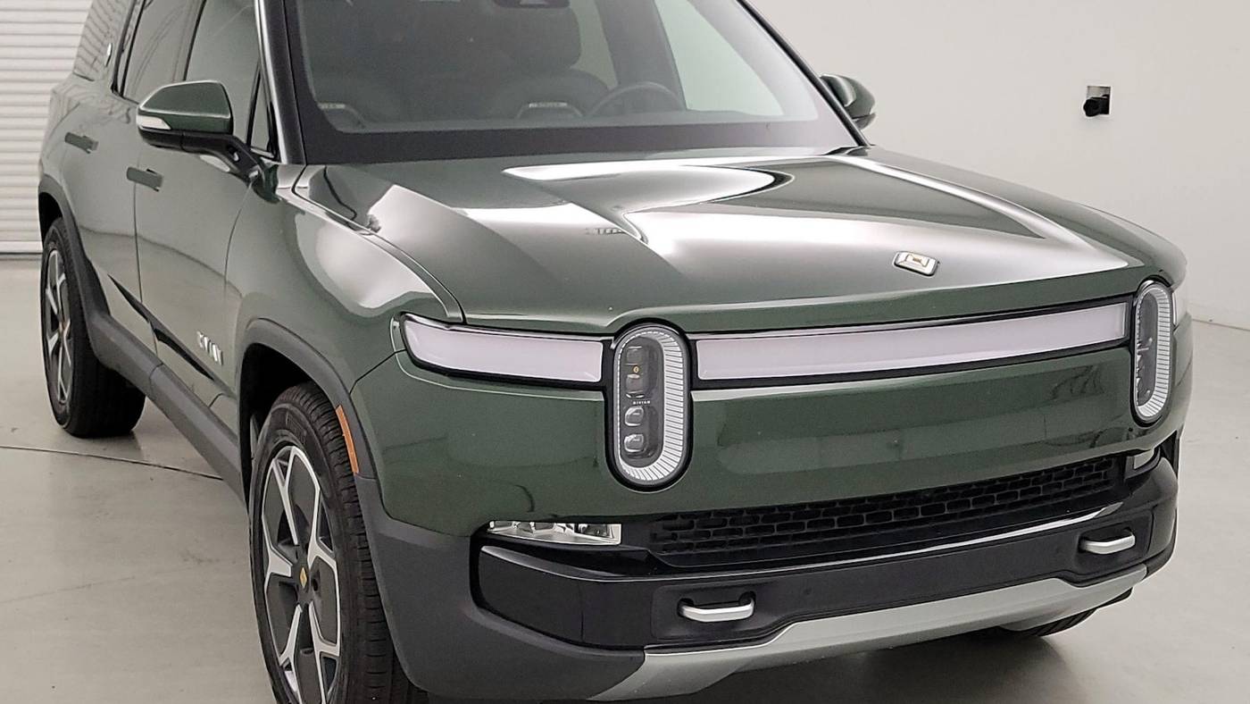 2024 Rivian R1S