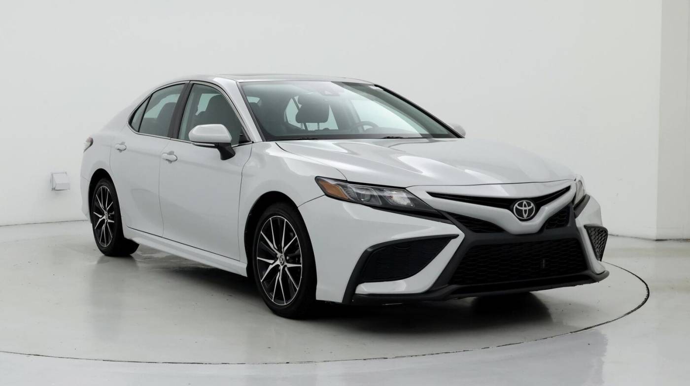 2022 Toyota Camry SE — Sedan — 32,845 mi — Stockbridge, GA