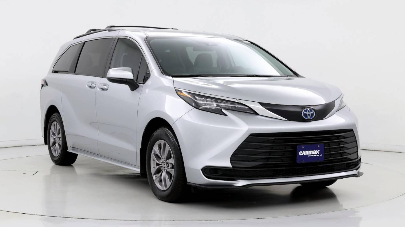 2024 Toyota Sienna LE — Minivan — 10,924 mi — Houston, TX
