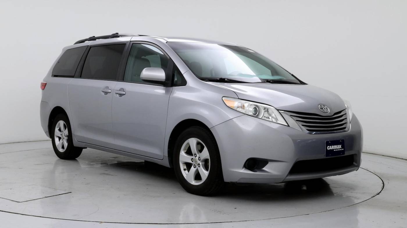 2017 Toyota Sienna LE — Minivan — 95,724 mi — Houston, TX
