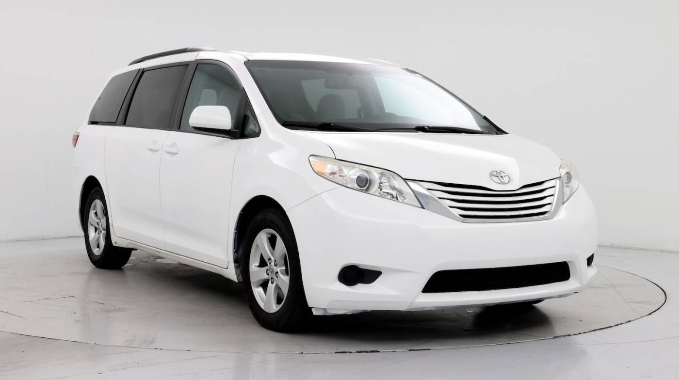 2017 Toyota Sienna LE — Minivan — 102,110 mi — Tampa, FL