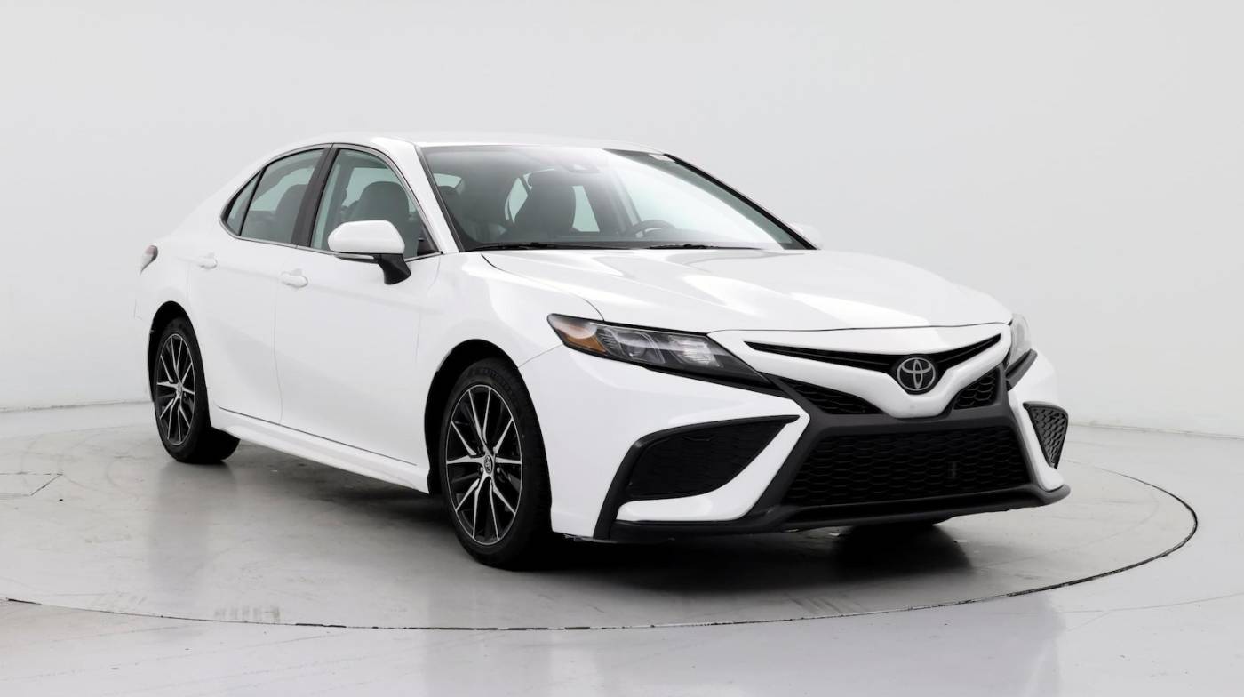 2023 Toyota Camry SE — Sedan — 49,758 mi — Tampa, FL