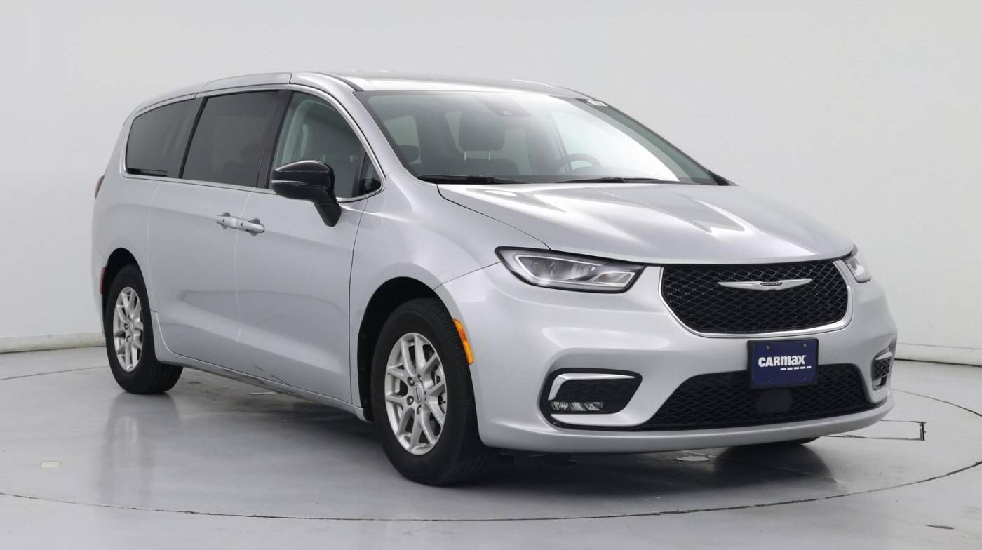 2024 Chrysler Pacifica Touring L — Minivan — 22,840 mi — Irving, TX