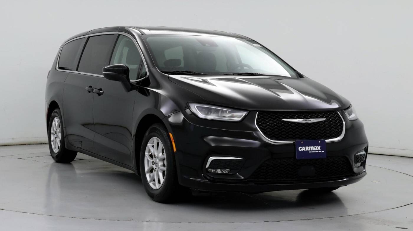 2023 Chrysler Pacifica Touring L — Minivan — 40,871 mi — Irving, TX