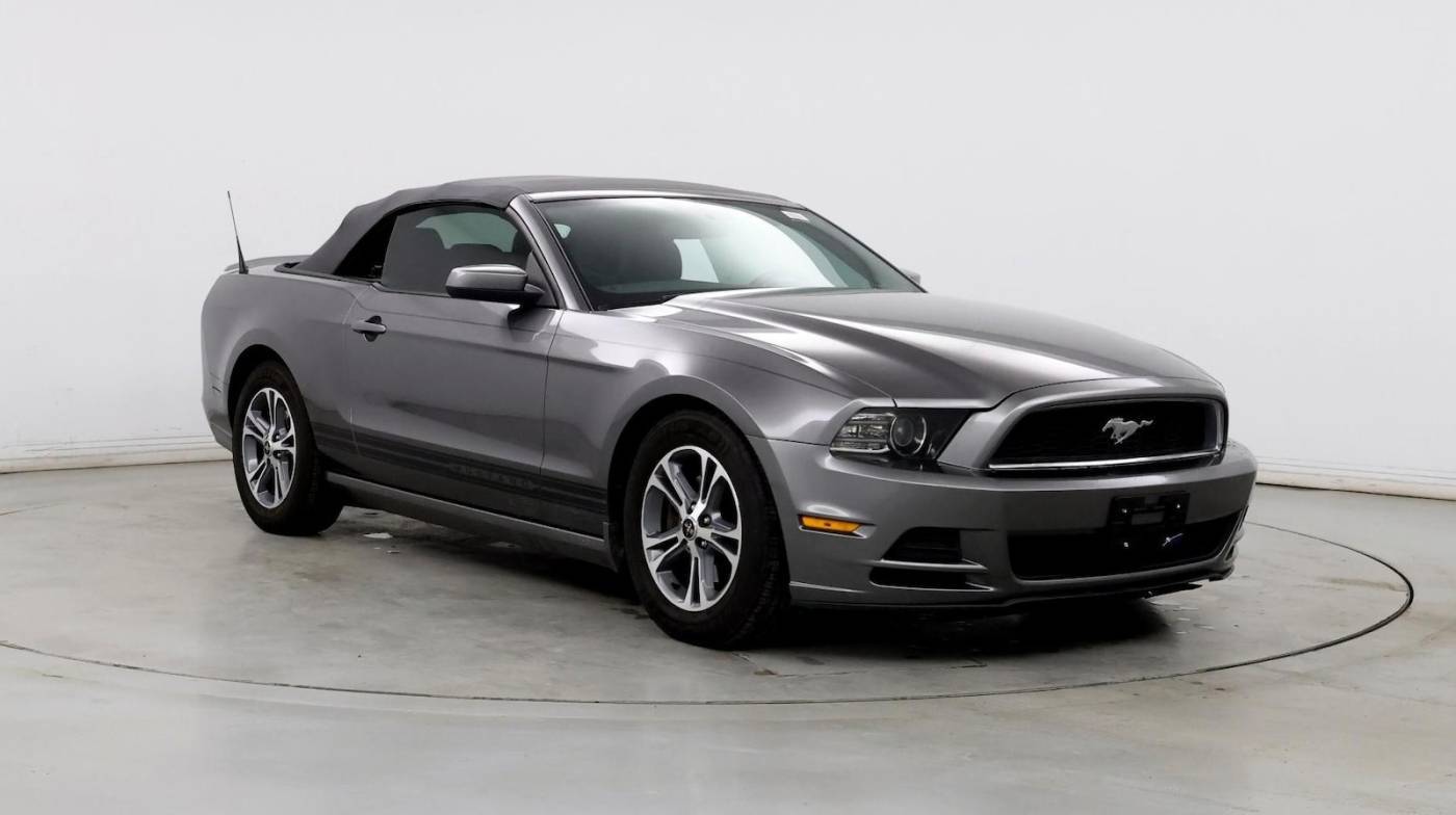 2014 Ford Mustang V6 — Convertible — 93,776 mi — Tinley Park, IL