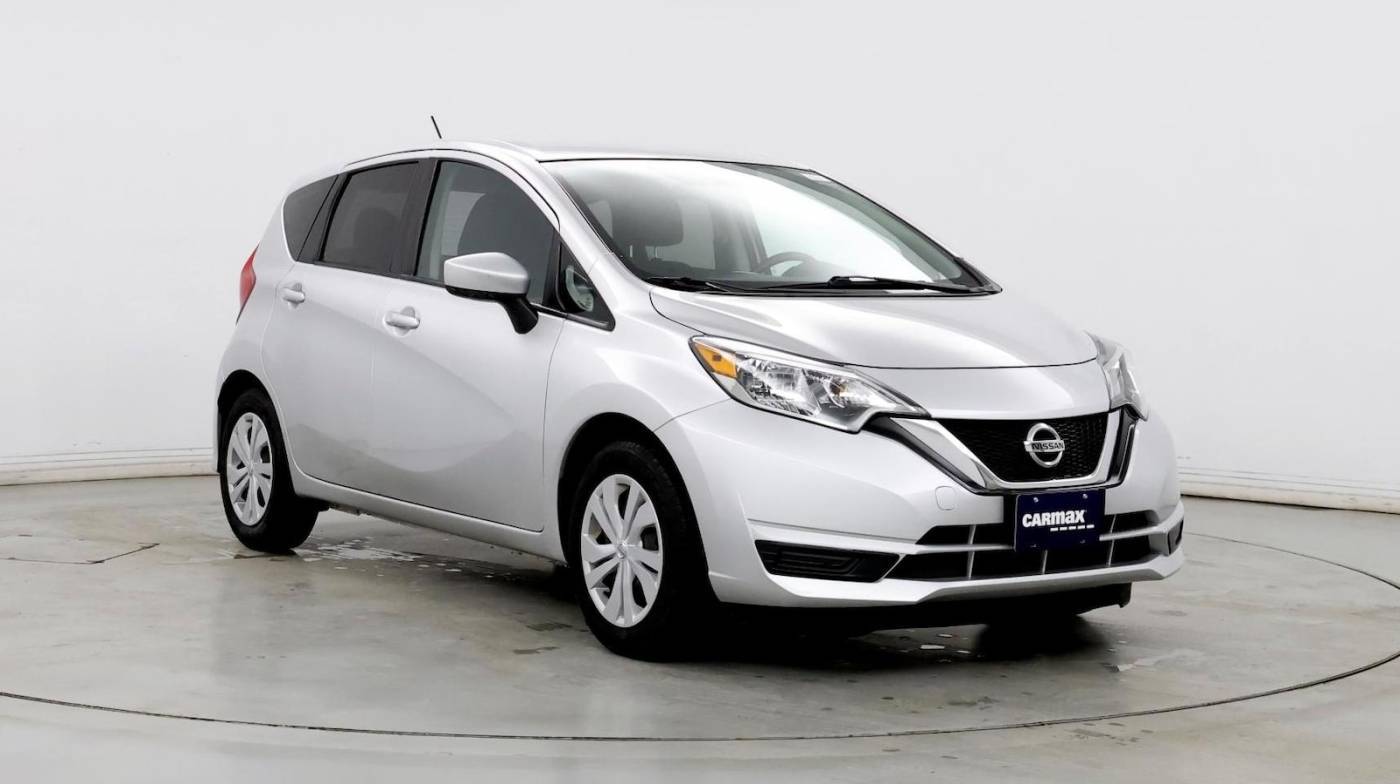 2017 Nissan Versa 1.6 SV — Hatchback — 33,805 mi — Tinley Park, IL