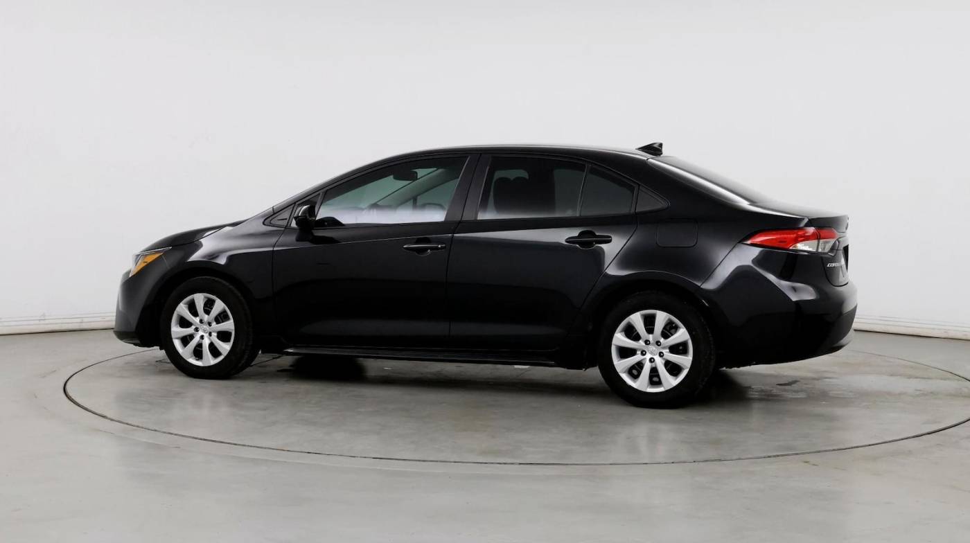 2021 Toyota Corolla LE — Sedan — 30,290 mi — Tinley Park, IL
