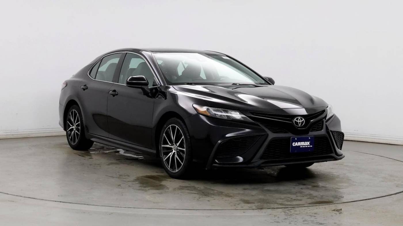 2021 Toyota Camry SE — Sedan — 51,687 mi — Tinley Park, IL
