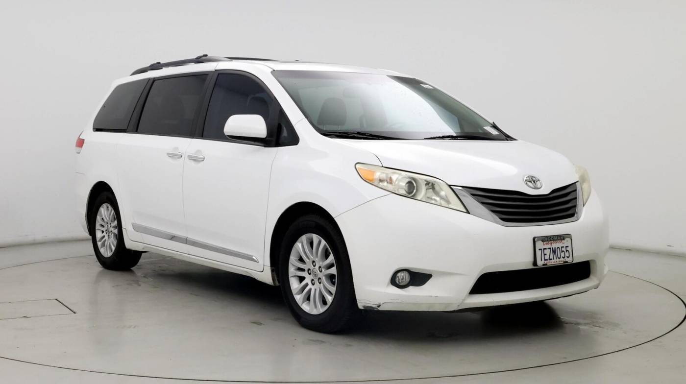 2014 Toyota Sienna XLE — Minivan — 123,132 mi — Torrance, CA