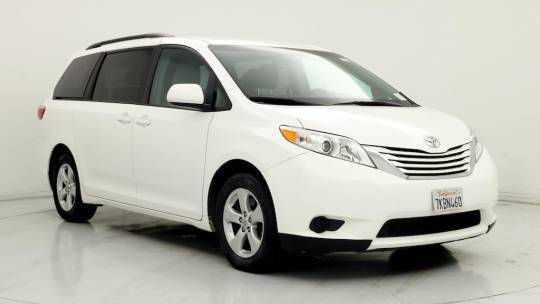 2015 toyota sienna store white