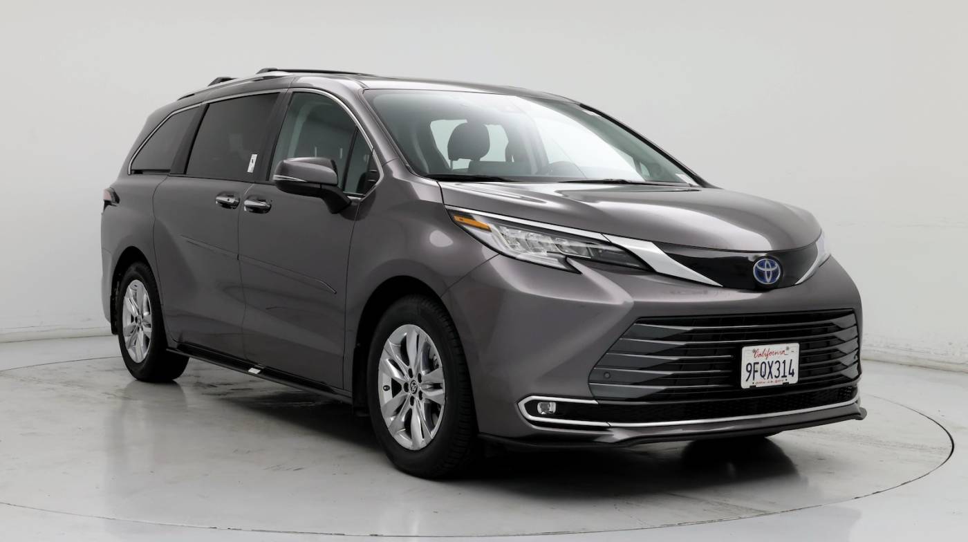 2023 Toyota Sienna Limited — Minivan — 43,130 mi — Torrance, CA