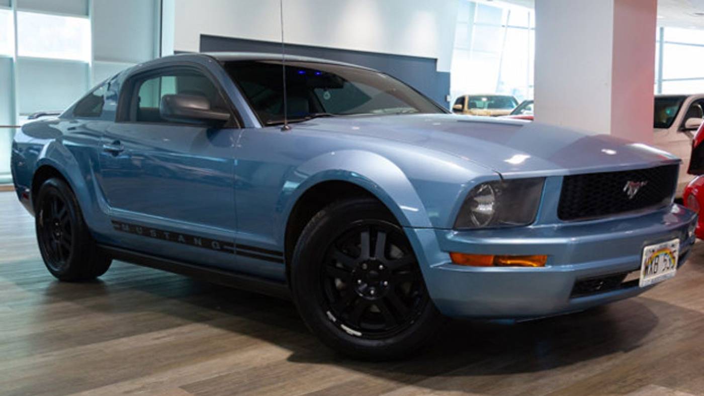 2005 Ford Mustang Deluxe — Coupe — 107,801 mi — Honolulu, HI