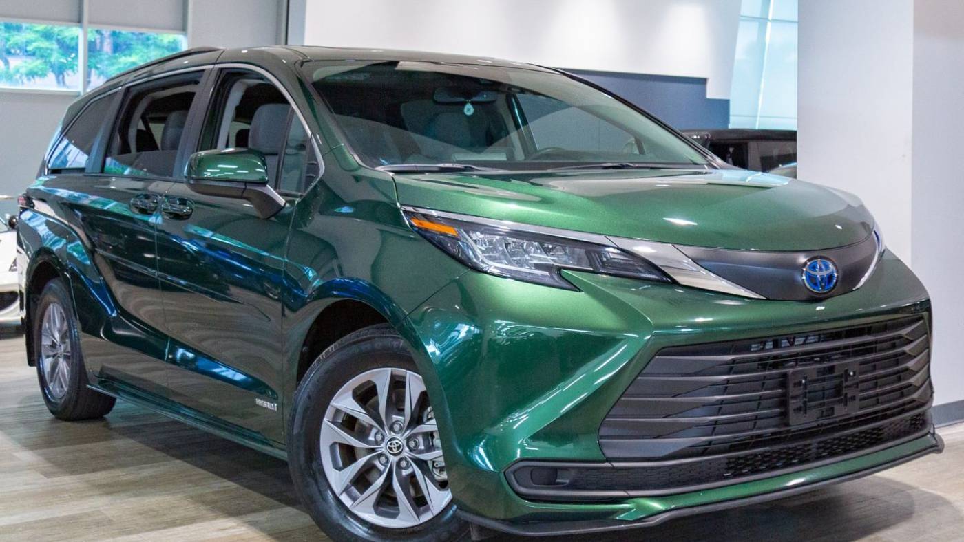2021 Toyota Sienna LE — Minivan — 38,019 mi — Honolulu, HI