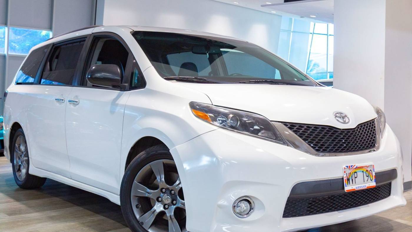 2015 Toyota Sienna SE — Minivan — 102,145 mi — Honolulu, HI