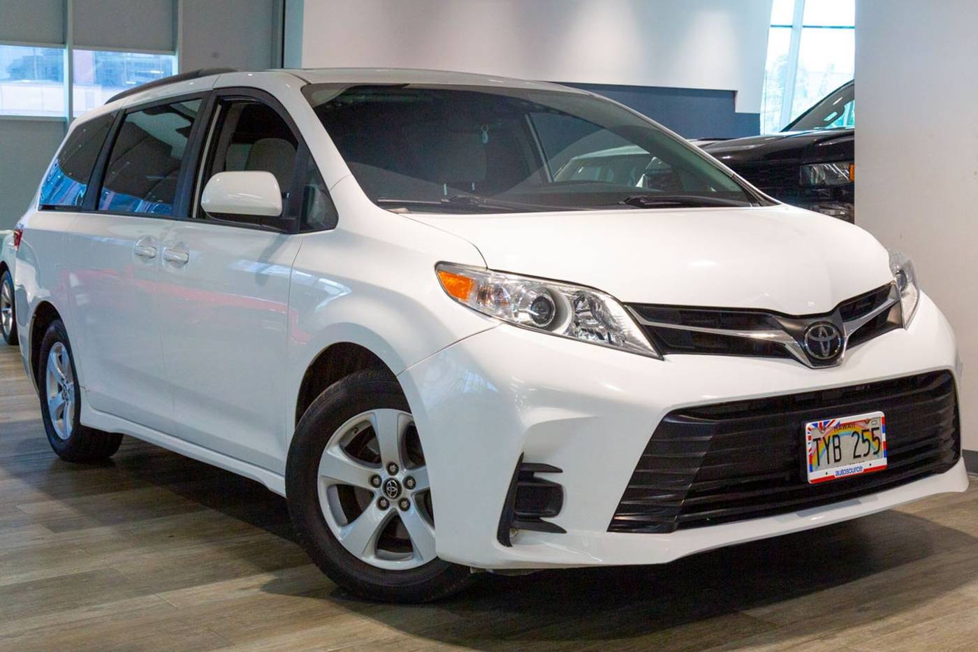 2020 Toyota Sienna LE — Minivan — 65,808 mi — Honolulu, HI