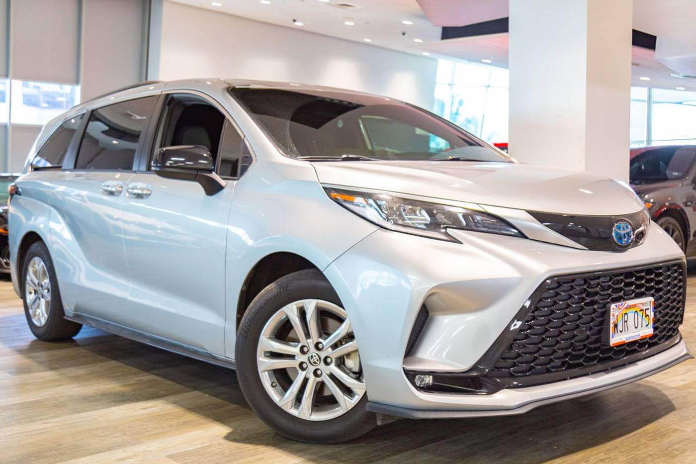 2022 Toyota Sienna XSE — Minivan — 29,344 mi — Honolulu, HI