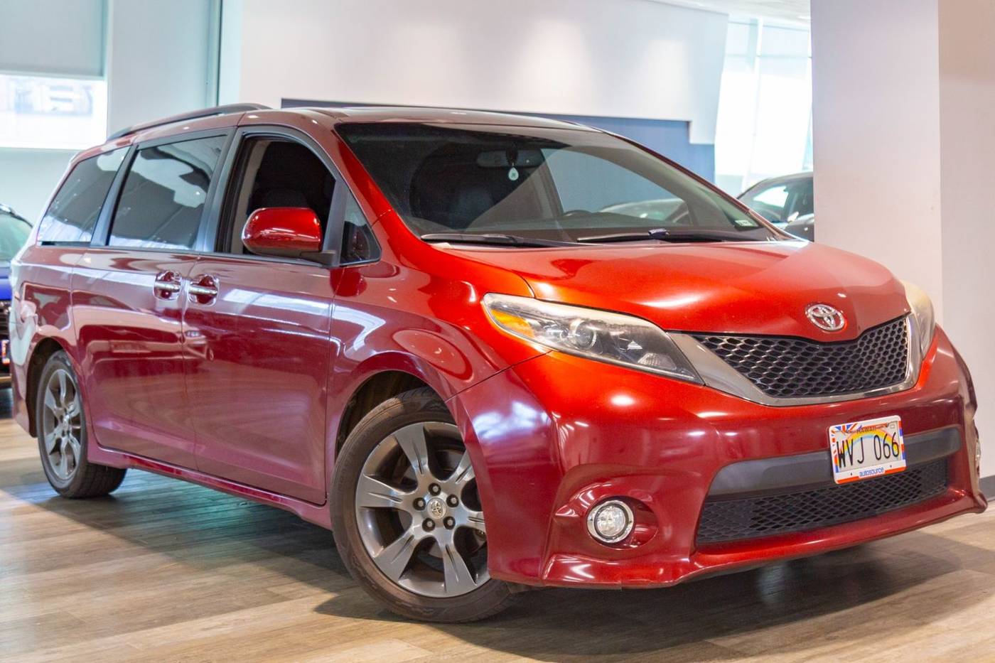 2016 Toyota Sienna SE — Minivan — 74,759 mi — Honolulu, HI