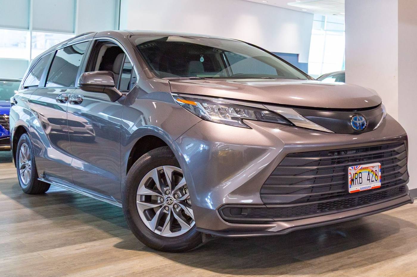 2022 Toyota Sienna LE — Minivan — 20,535 mi — Honolulu, HI