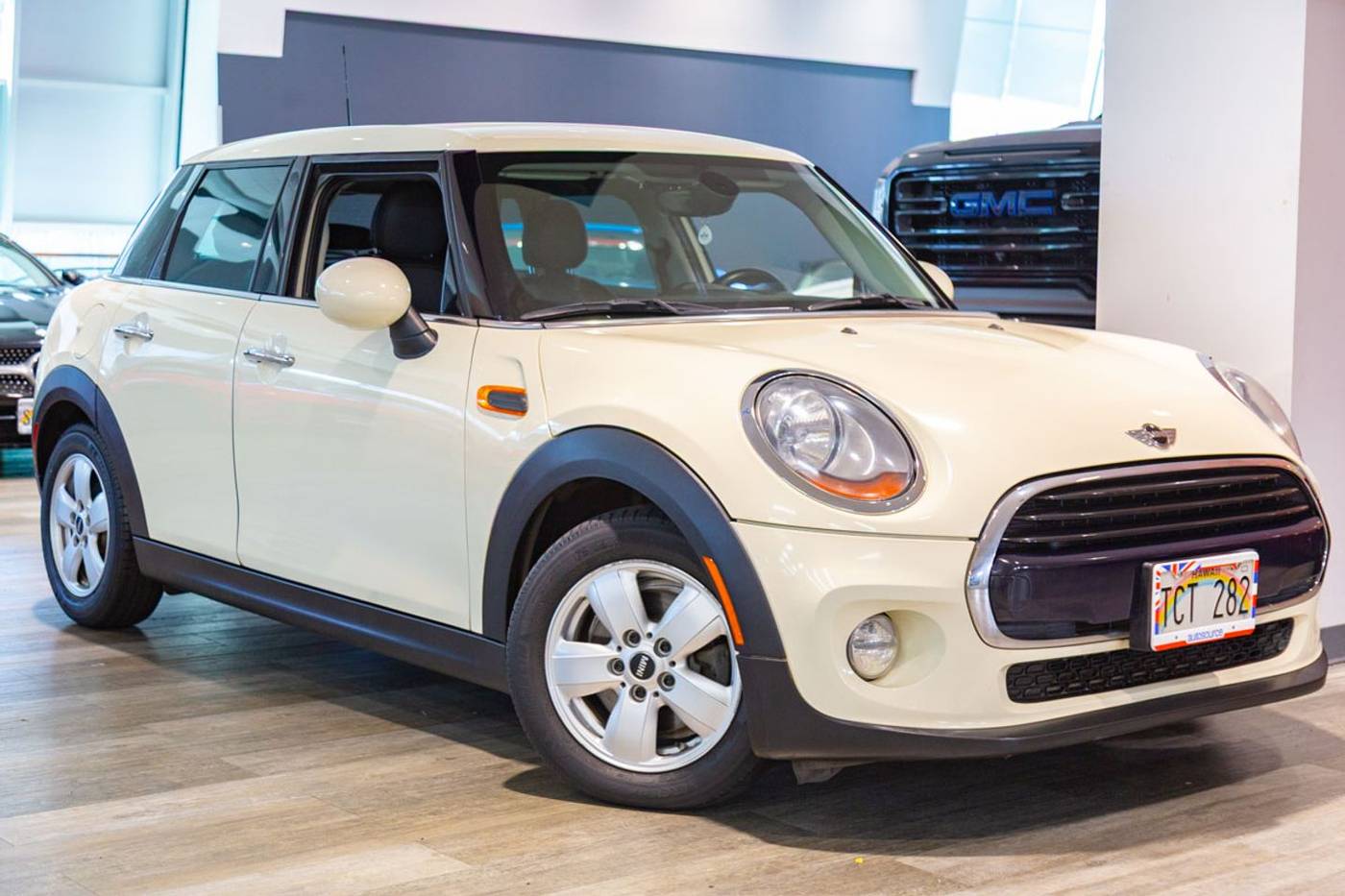 2017 MINI Hardtop Cooper — Hatchback — 56,554 mi — Honolulu, HI