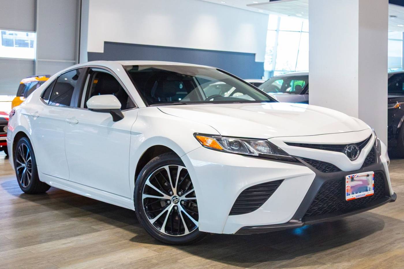 2020 Toyota Camry SE — Sedan — 28,430 mi — Honolulu, HI
