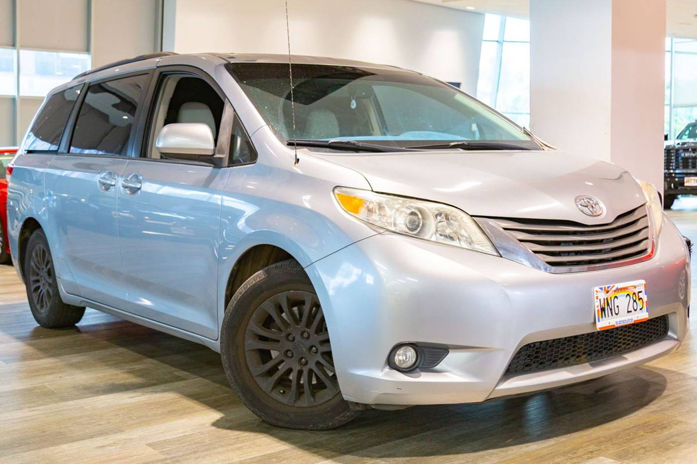 2013 Toyota Sienna Limited — Minivan — 95,198 mi — Honolulu, HI