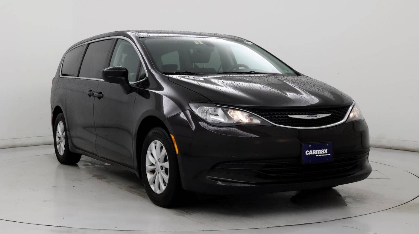 2017 Chrysler Pacifica Touring — Minivan — 52,092 mi — Virginia Beach, VA