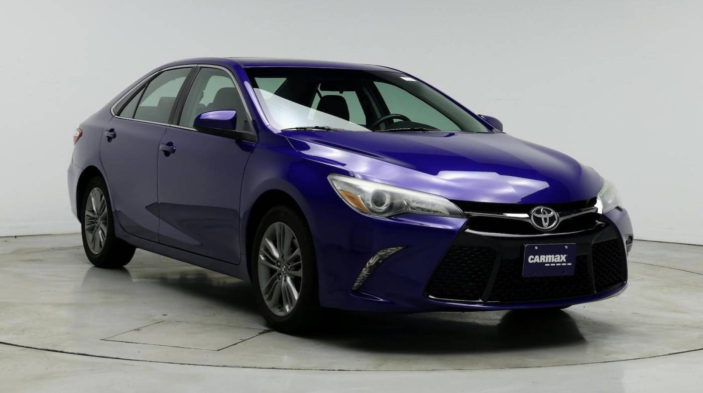 2016 Toyota Camry SE — Sedan — 65,730 mi — Waukesha, WI