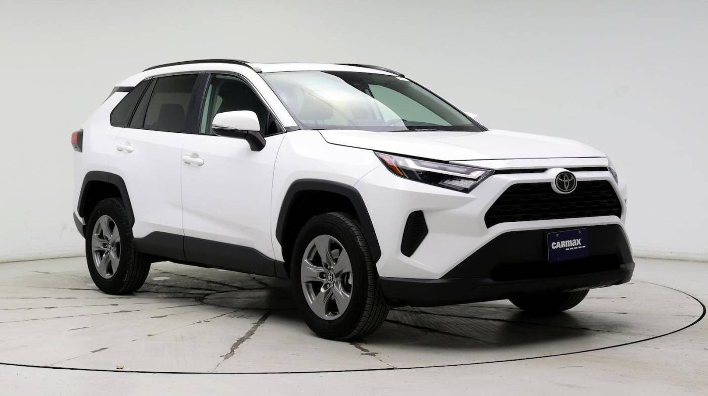 2024 Toyota RAV4 XLE — SUV — 16,251 mi — Waukesha, WI