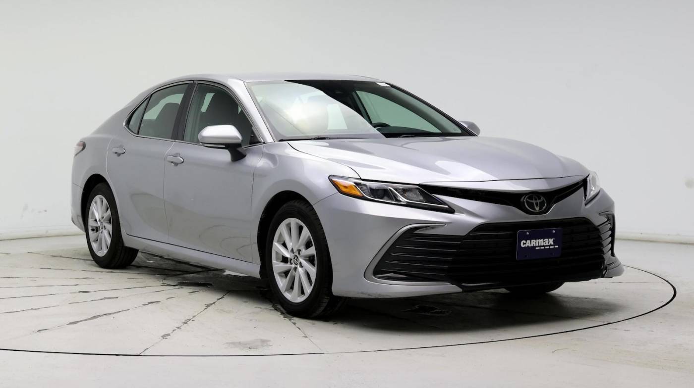 2023 Toyota Camry LE — Sedan — 21,325 mi — Waukesha, WI
