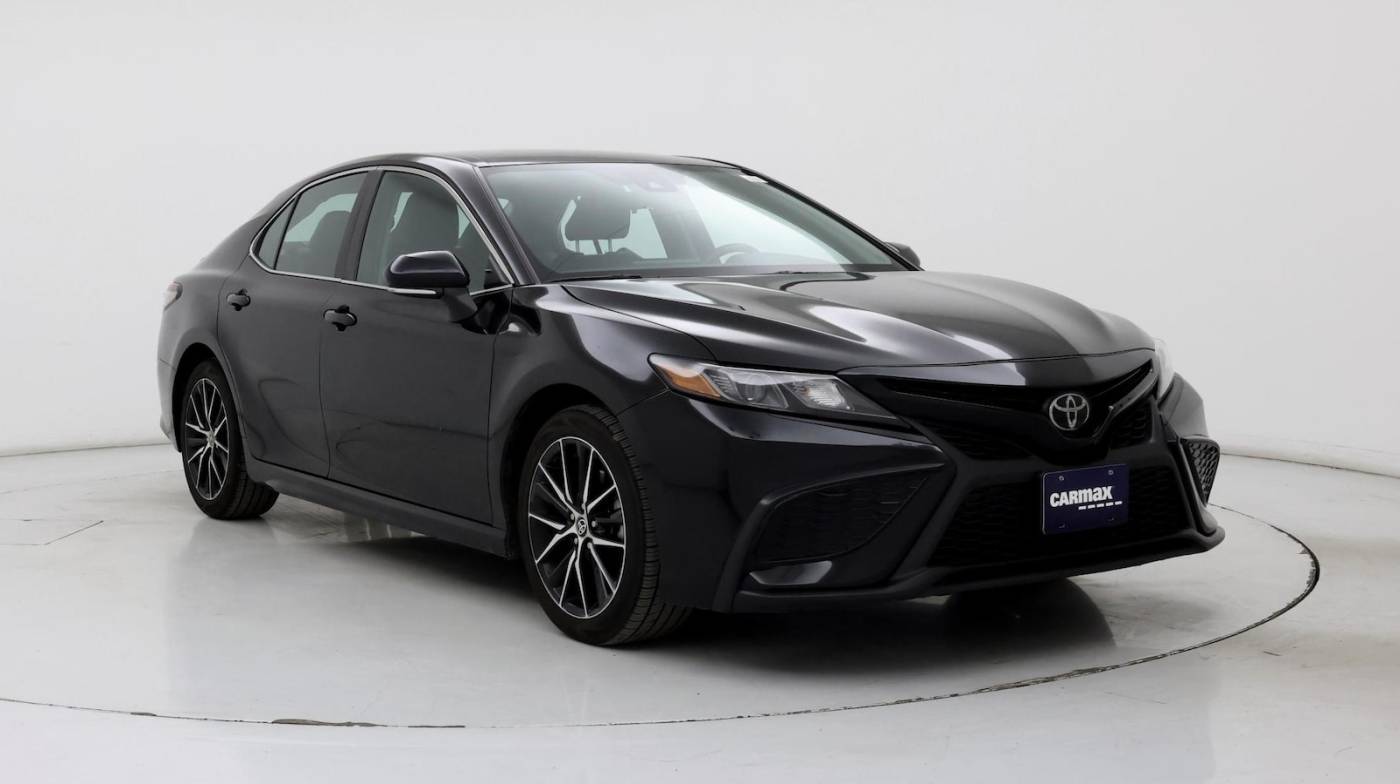 2022 Toyota Camry SE — Sedan — 57,657 mi — Wichita, KS