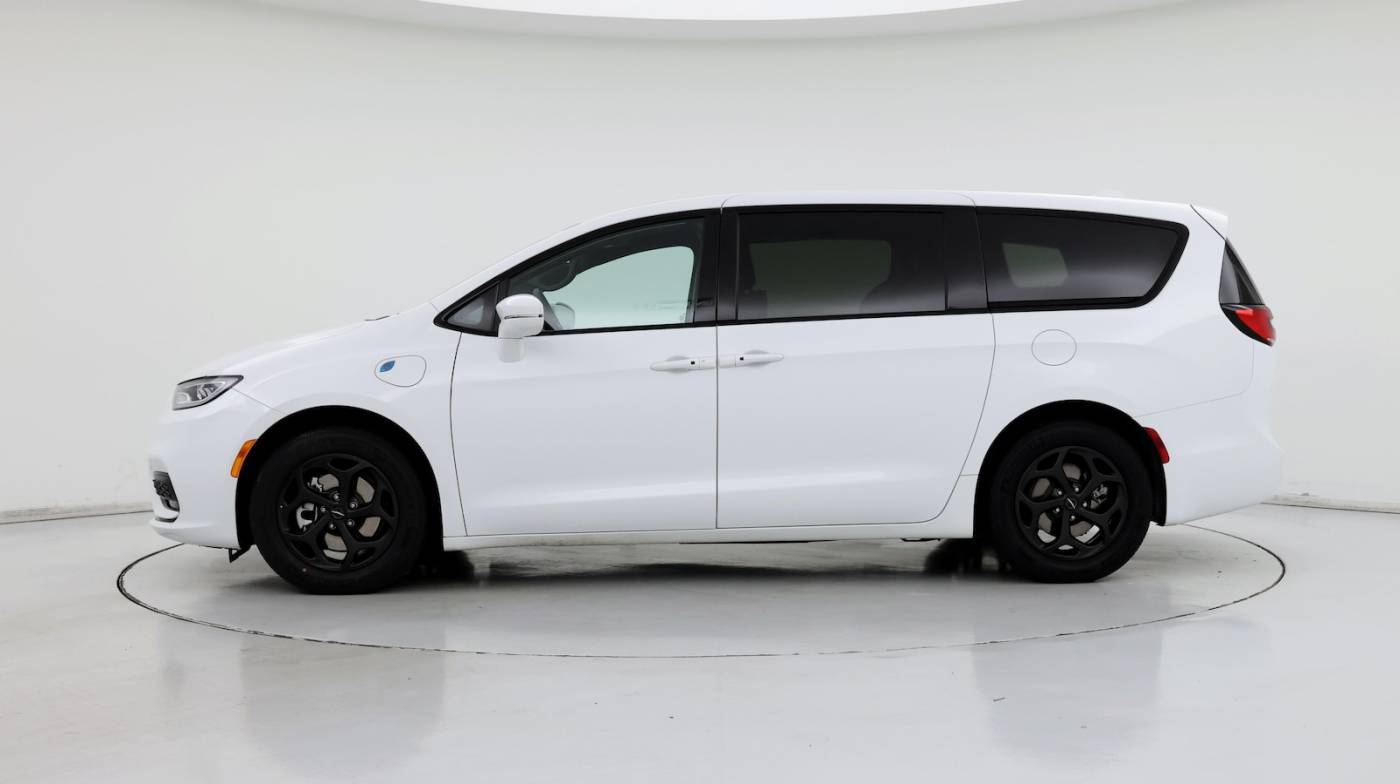 2022 Chrysler Pacifica Hybrid Touring L — Minivan — 35,615 mi — Winston-Salem, NC